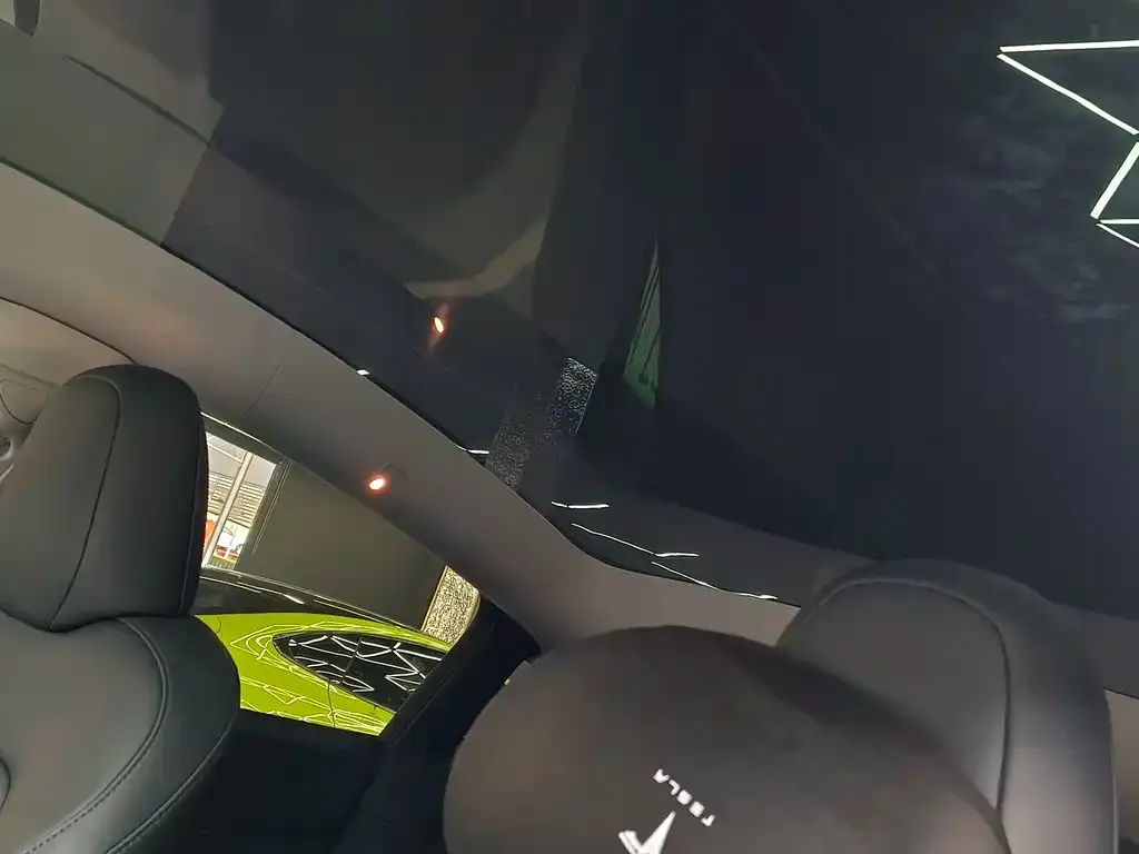 Tesla Model Y 2023 из CN, фото 2