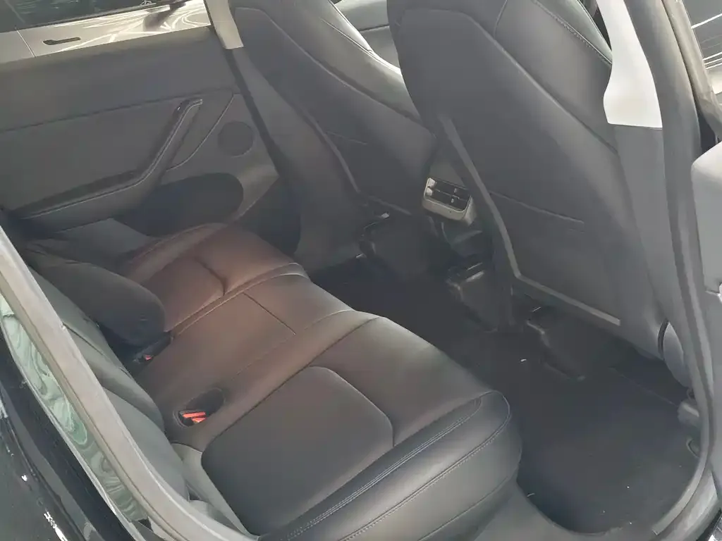 Tesla Model Y 2023 из CN, фото 9