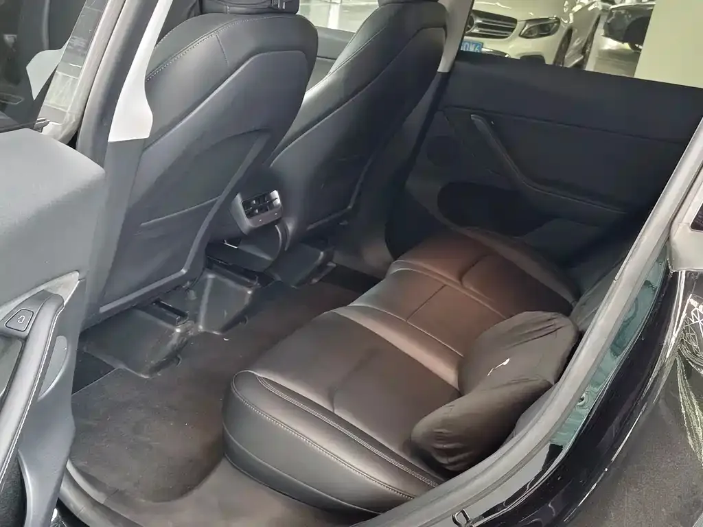 Tesla Model Y 2023 из CN, фото 4