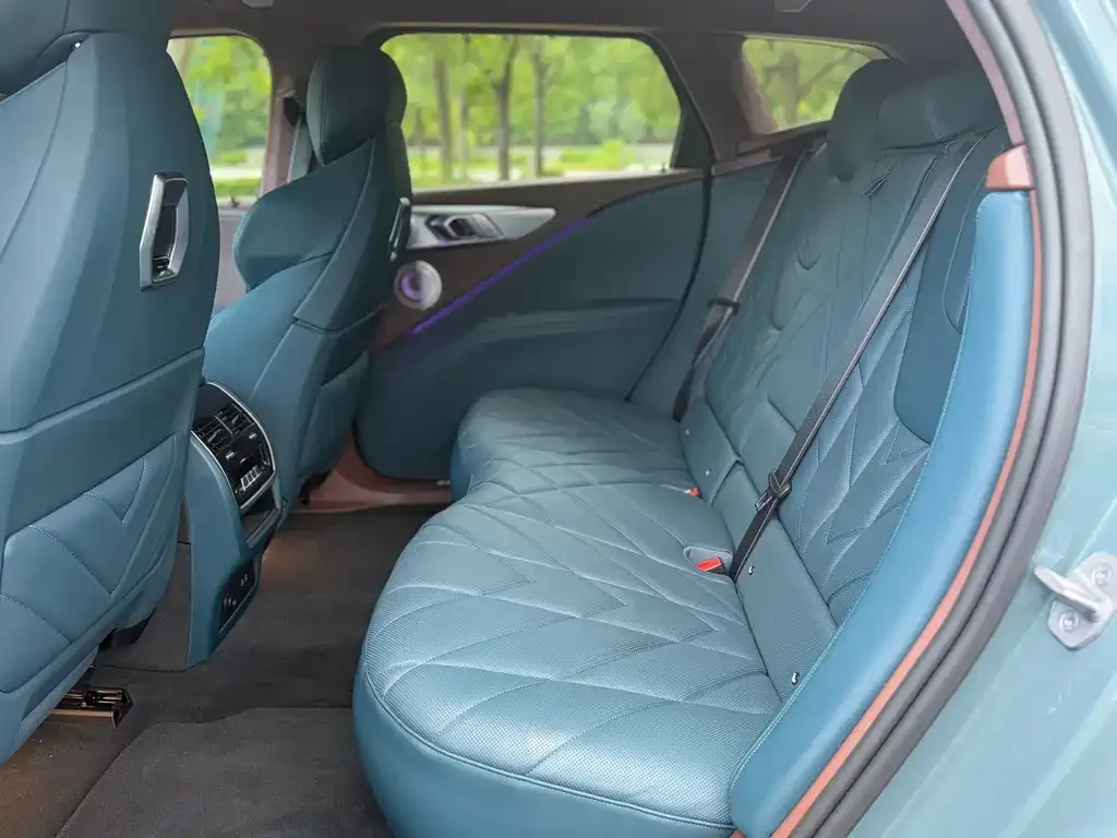 BMW XM — фото 3
