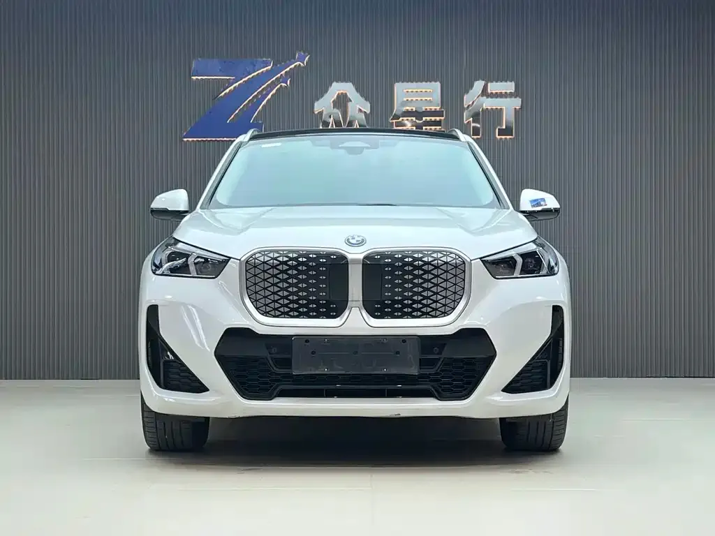 BMW iX1 2024 из CN, фото 4
