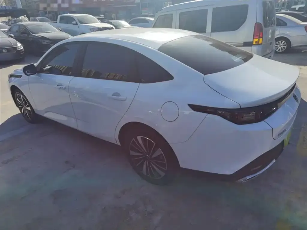Changan Eado PHEV 2025 из CN, фото 2