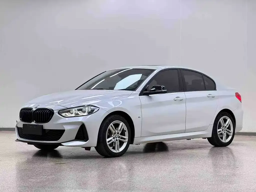 BMW 1 Series 2022 из CN, фото 1