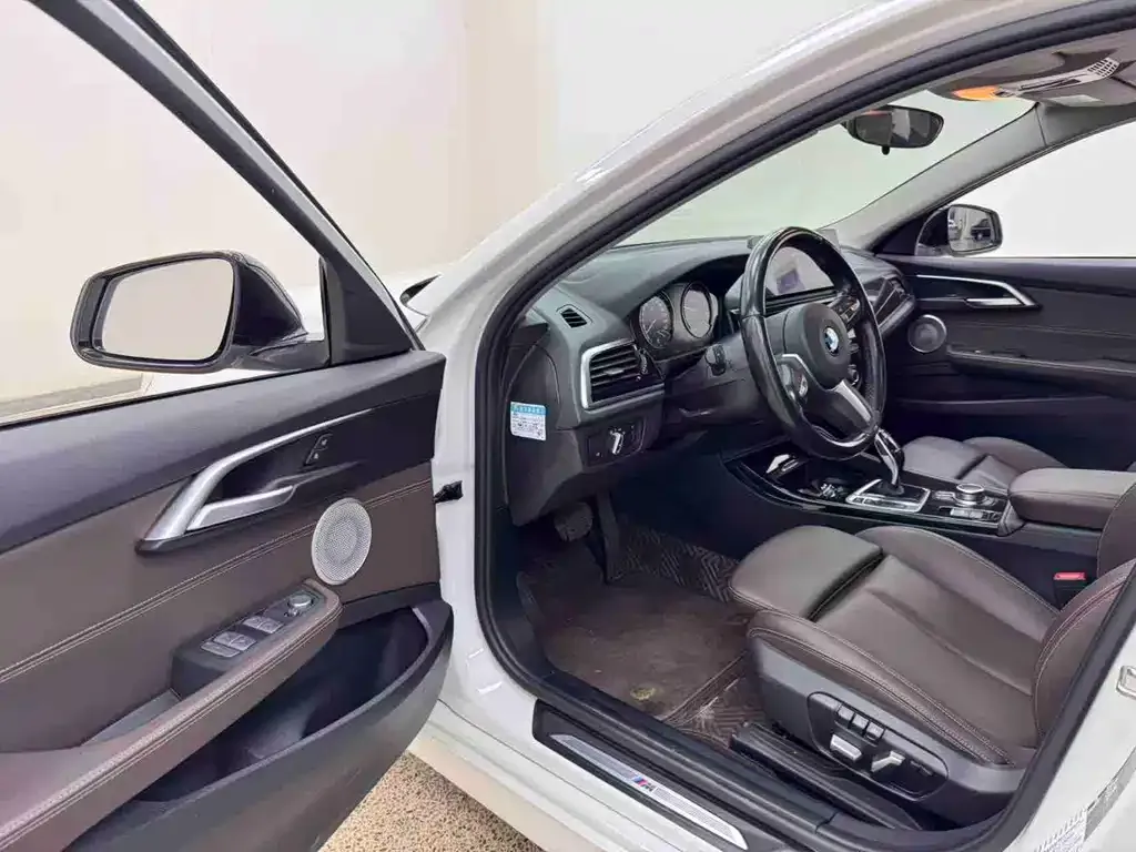 BMW 1 Series 2022 из CN, фото 9