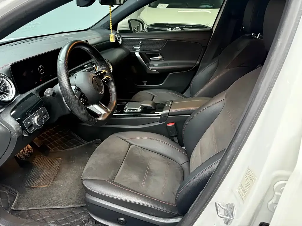 Mercedes-Benz A-Class 2023 из CN, фото 6