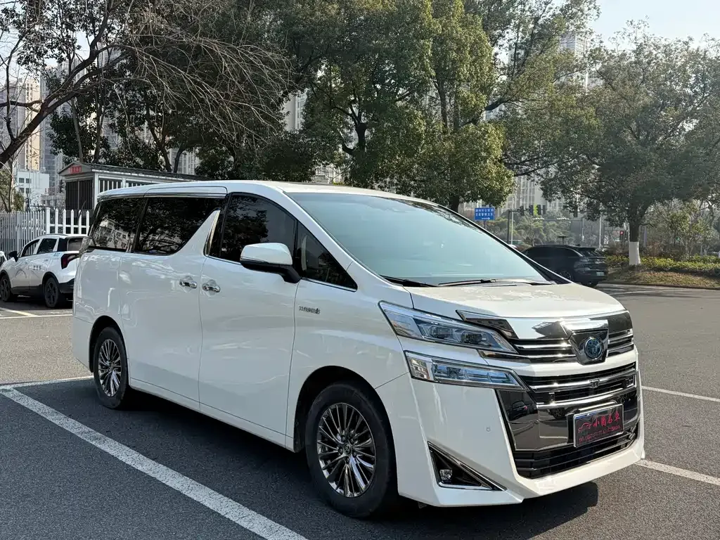 Toyota Vellfire — фото 9
