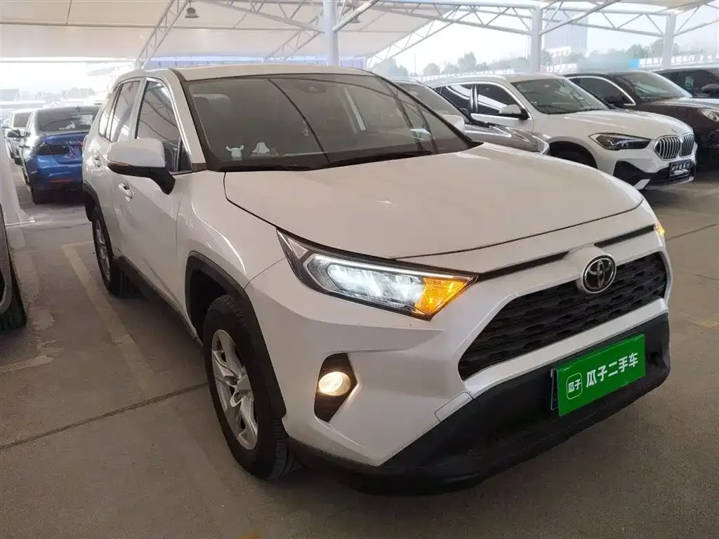 Toyota RAV4 2023 из CN, фото 10
