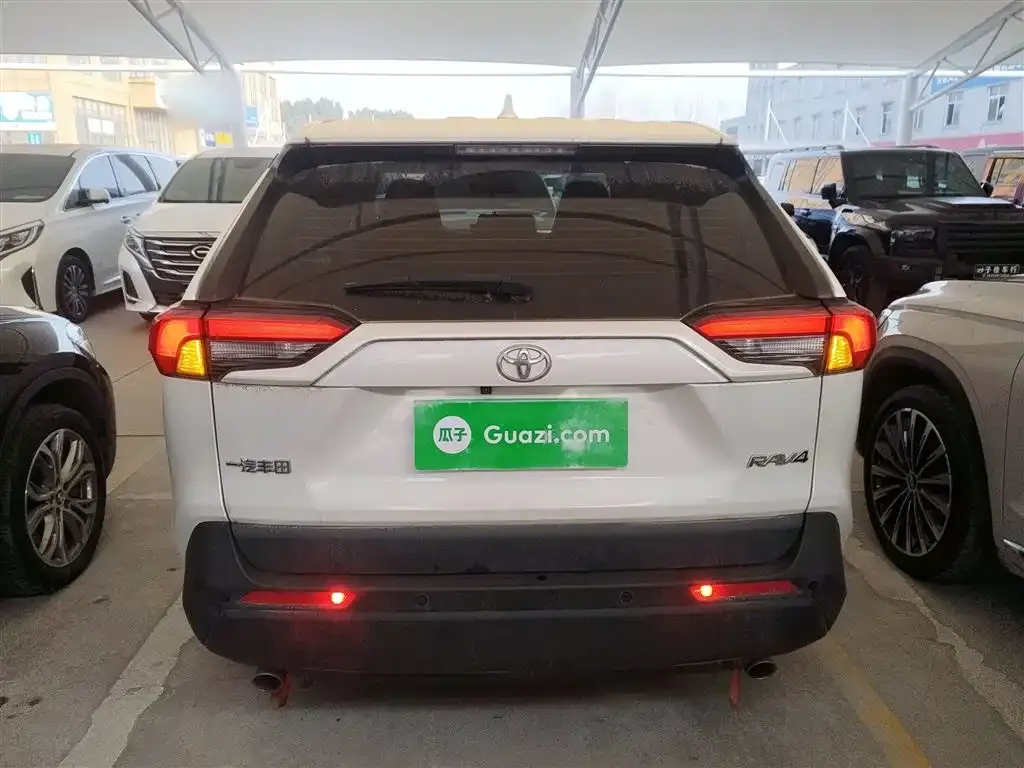 Toyota RAV4 2023 из CN, фото 7
