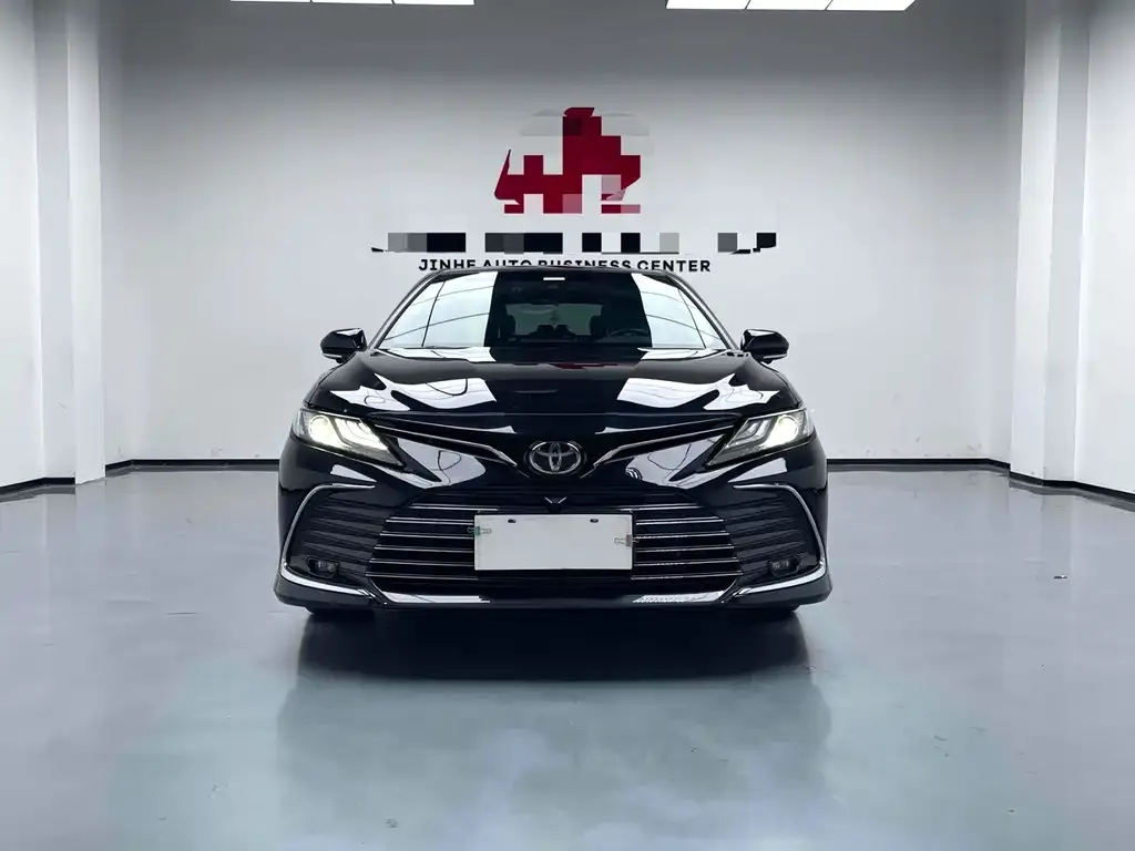 Toyota Camry 2023 из CN, фото 2