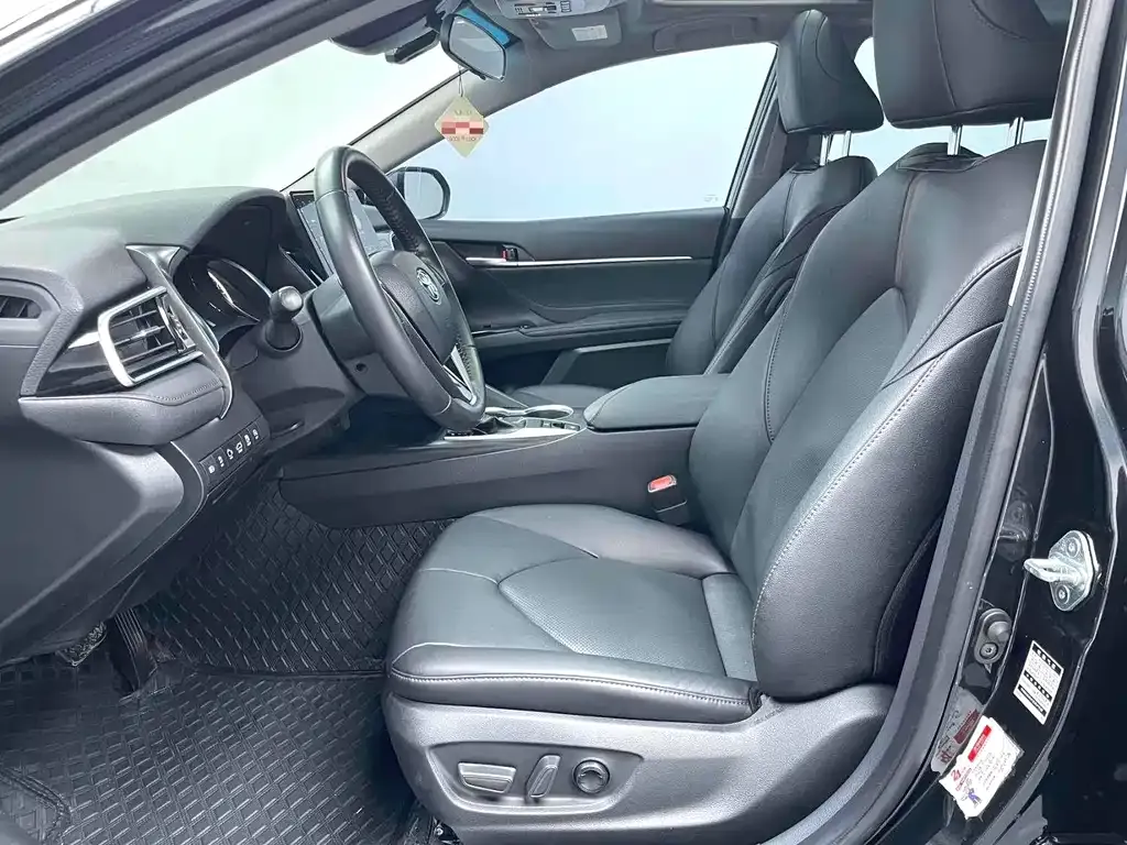 Toyota Camry 2023 из CN, фото 4
