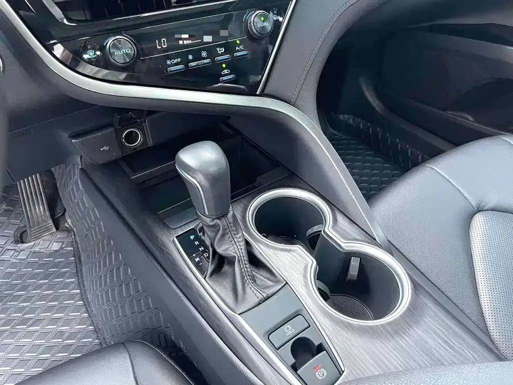 Toyota Camry 2023 из CN, фото 8