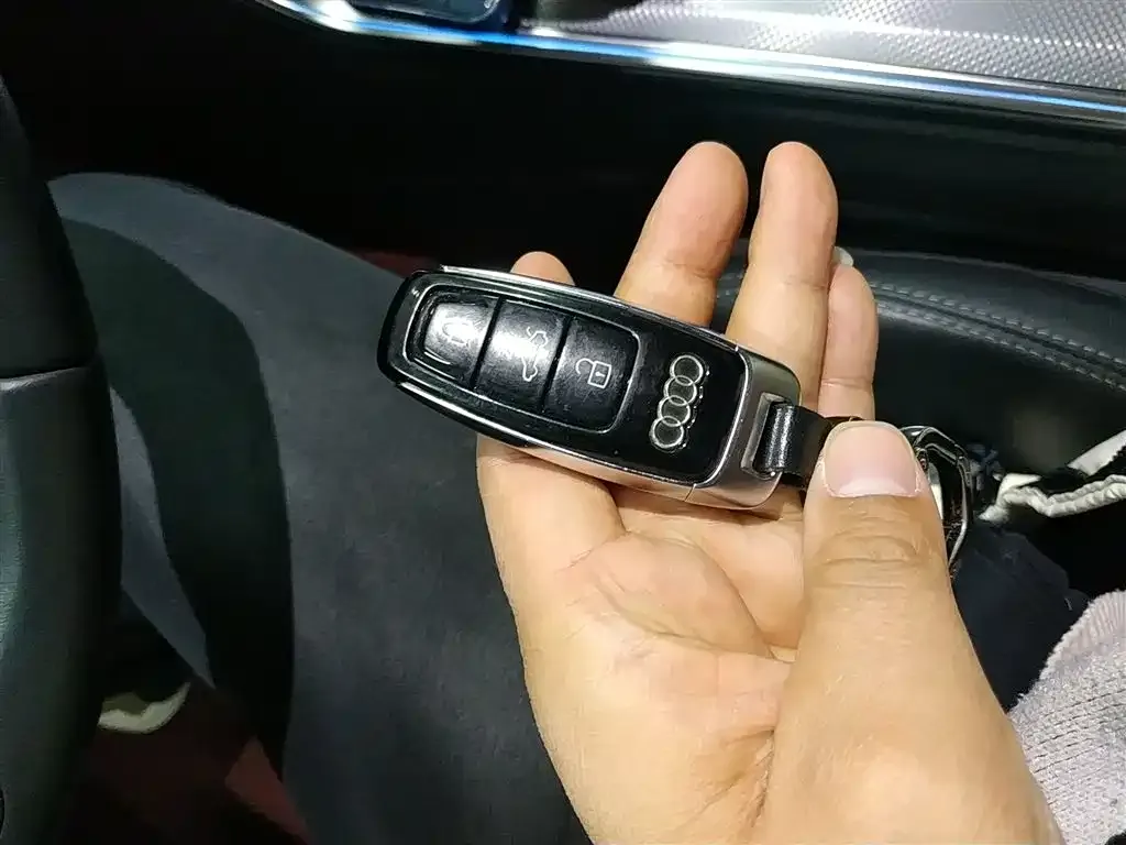 Audi A6L 2021 из CN, фото 10