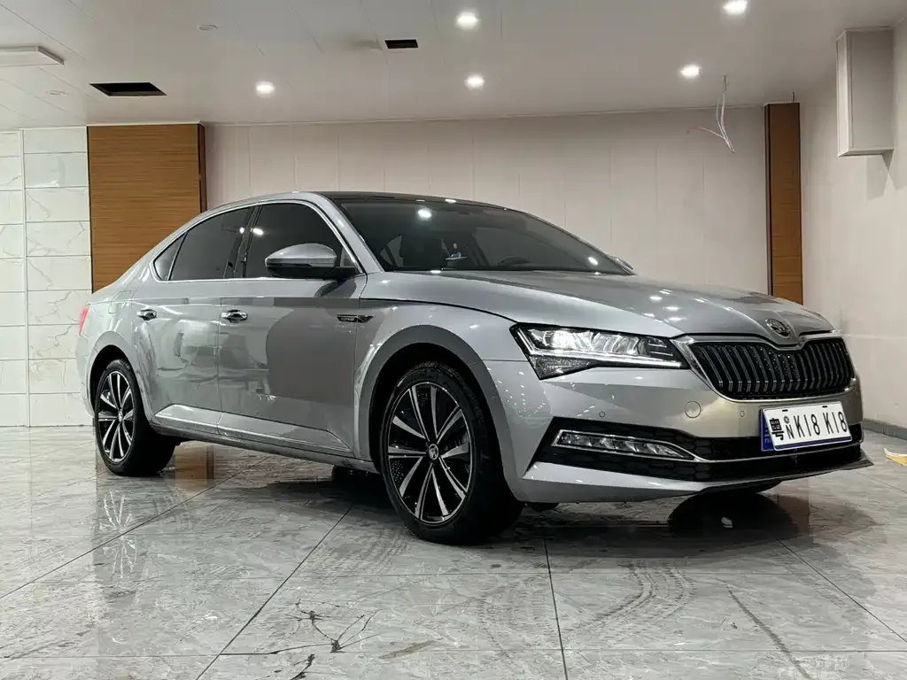 Skoda Superb — фото 3