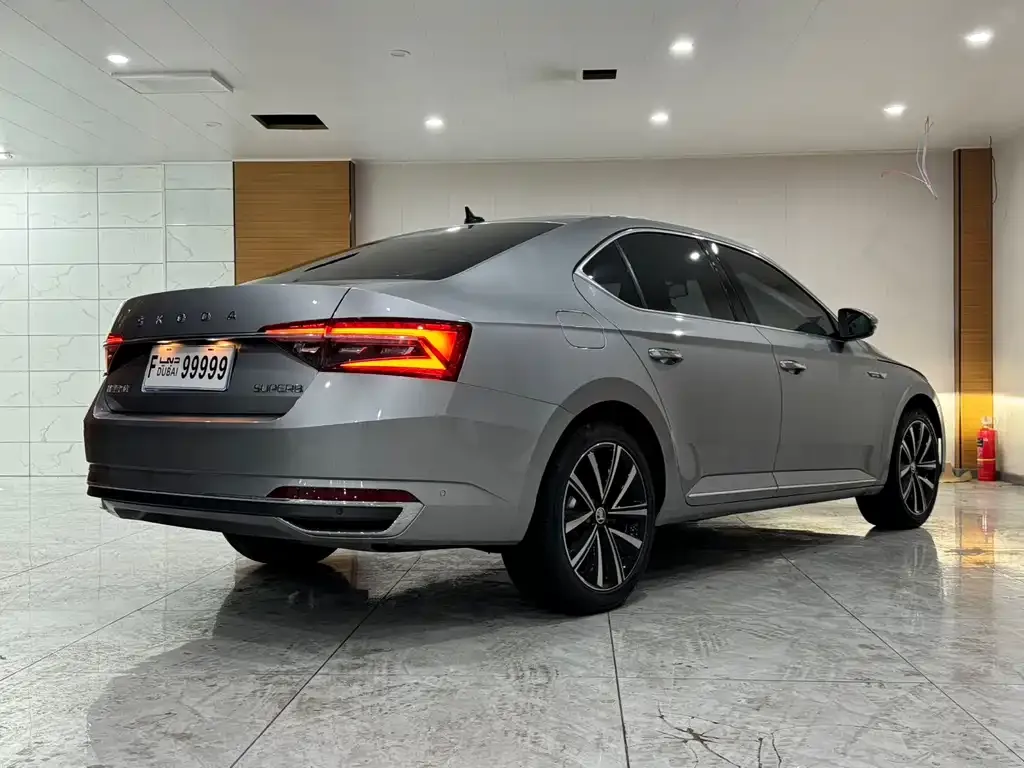 Skoda Superb — фото 6