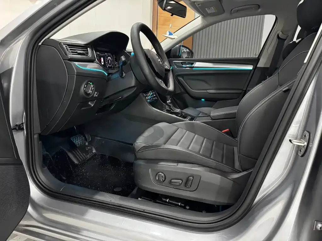 Skoda Superb — фото 7