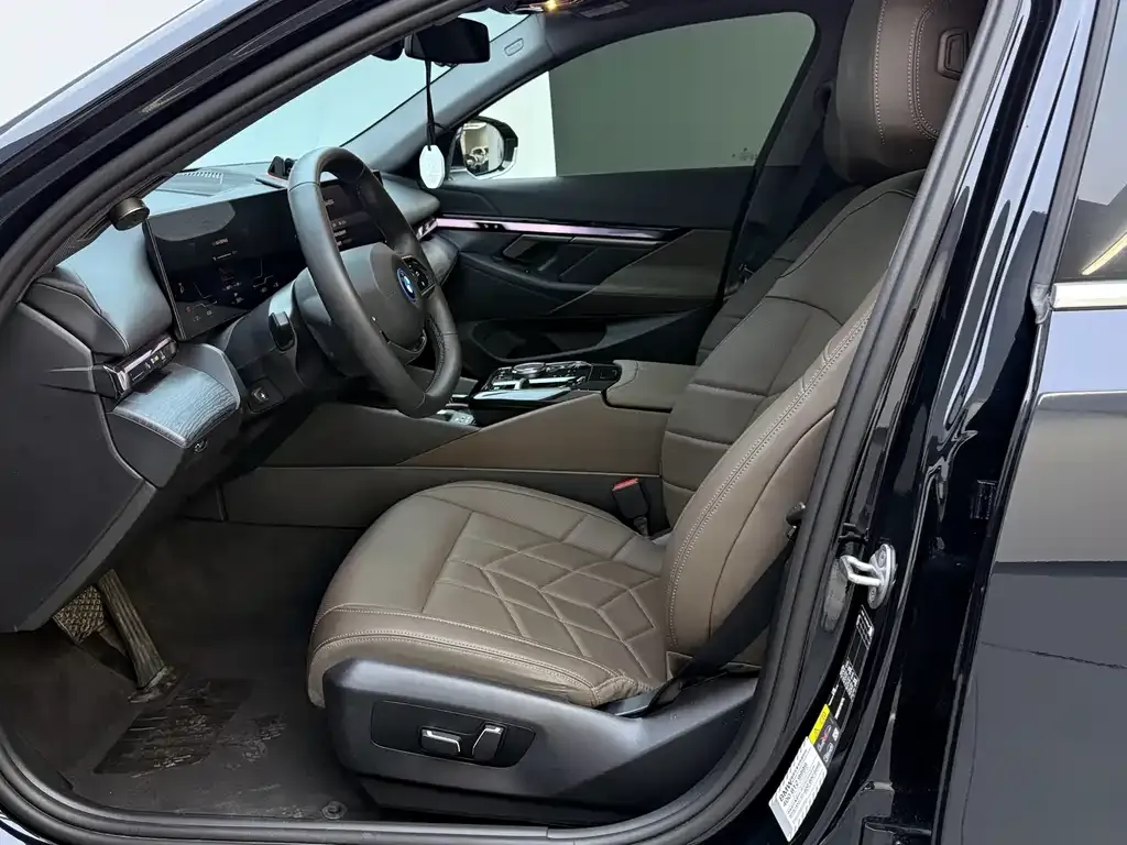 BMW i5 2024 из CN, фото 9