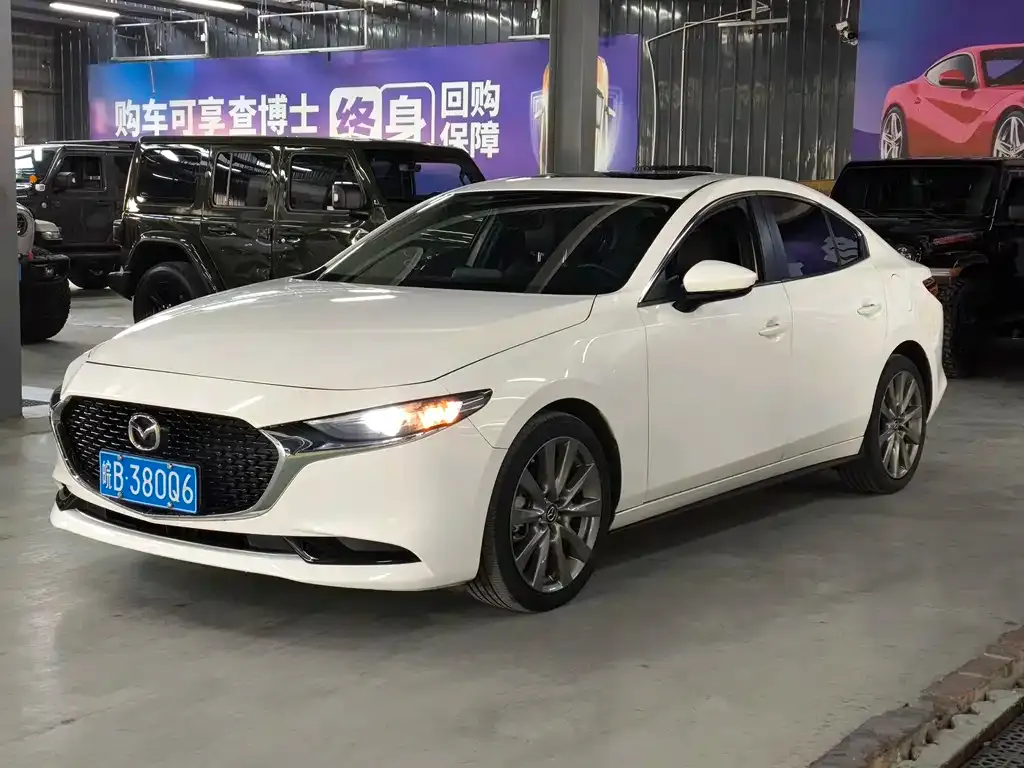 Mazda 3 Axela 2023 из CN, фото 1