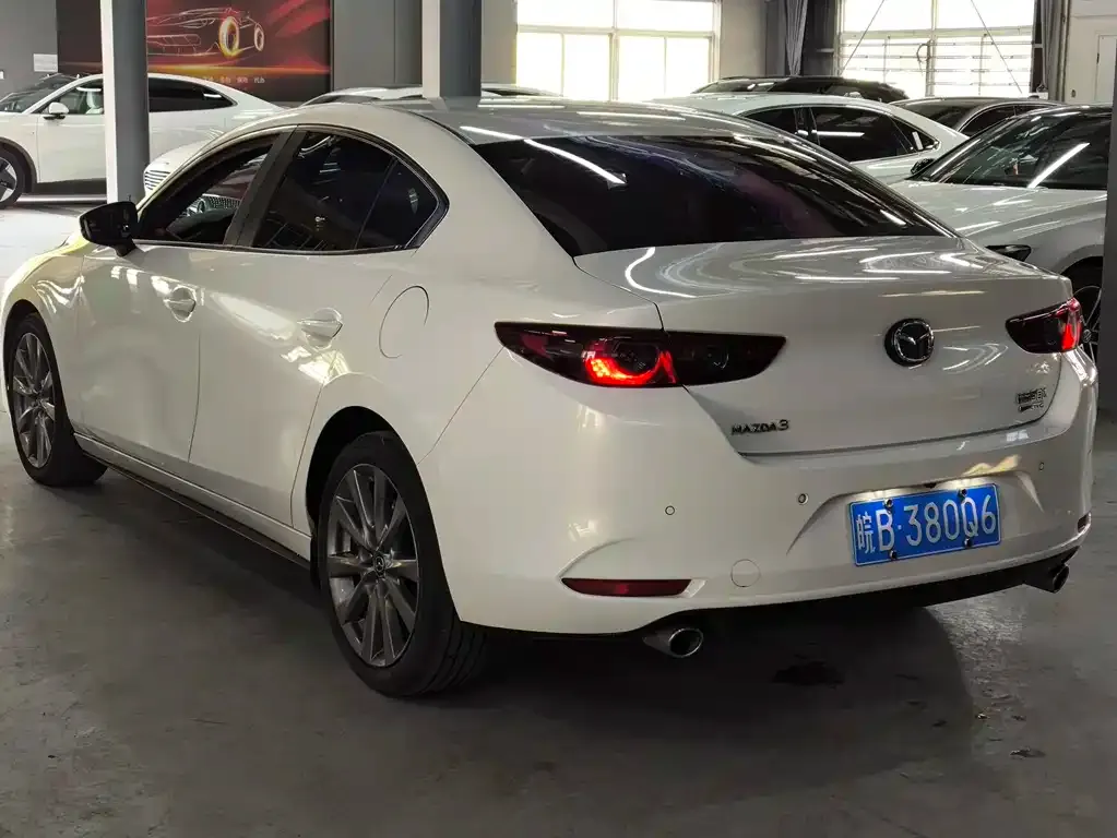 Mazda 3 Axela 2023 из CN, фото 9