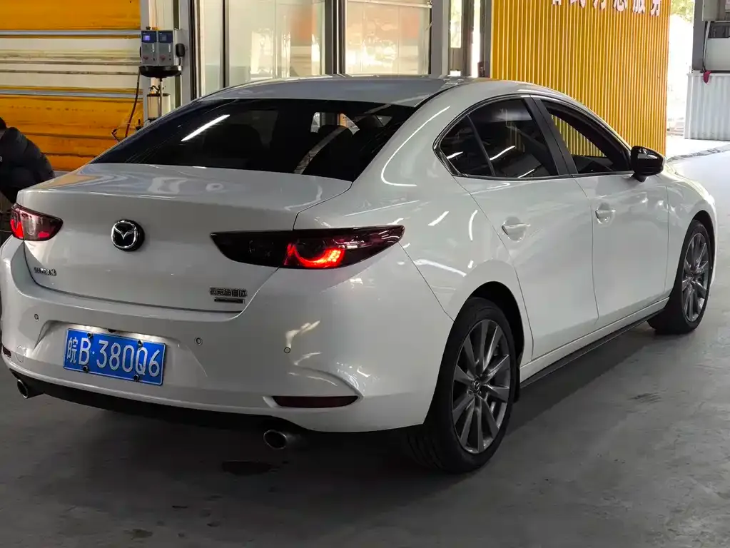 Mazda 3 Axela 2023 из CN, фото 2