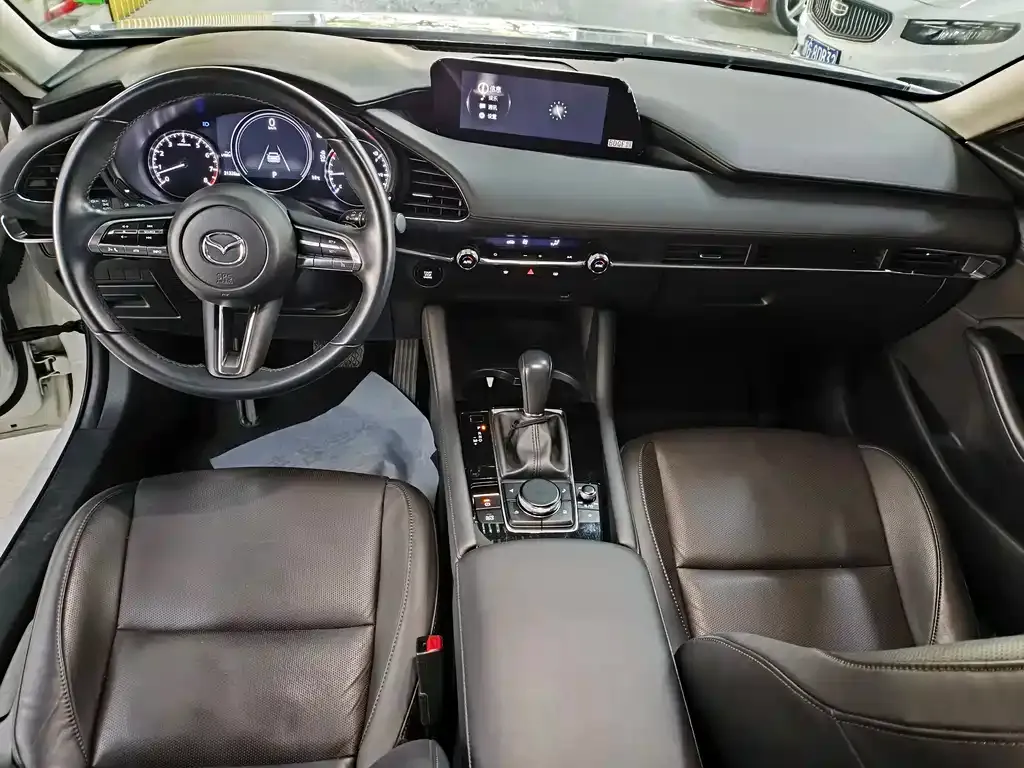 Mazda 3 Axela 2023 из CN, фото 4