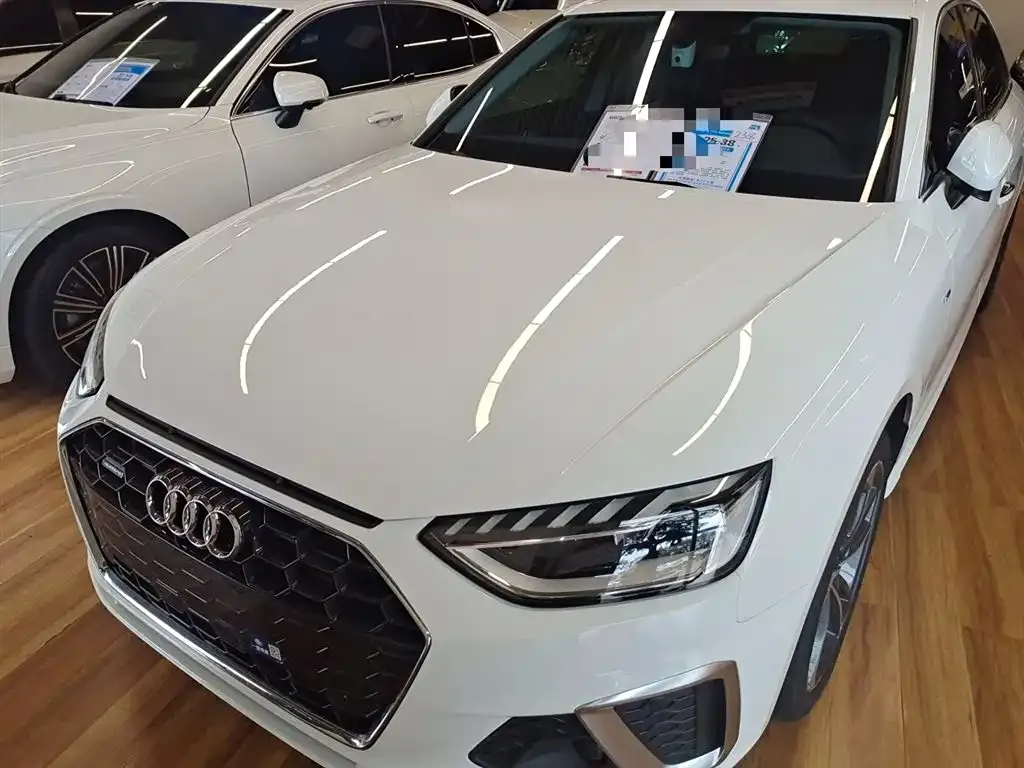 Audi A4L 2022 из CN, фото 3