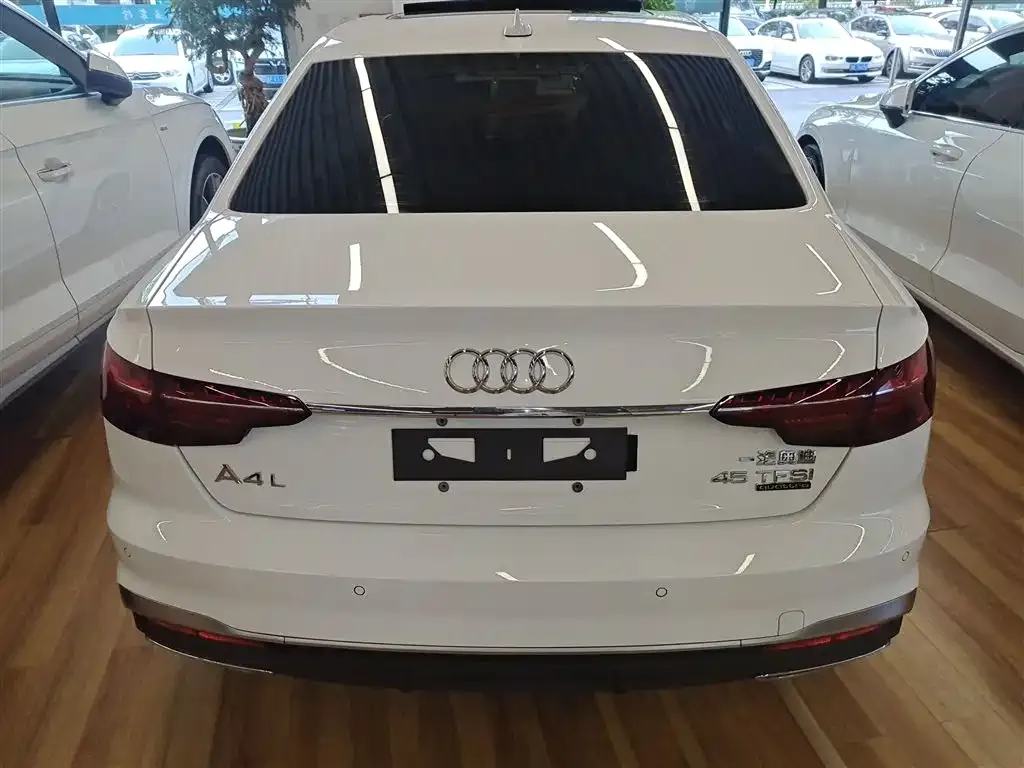 Audi A4L 2022 из CN, фото 9