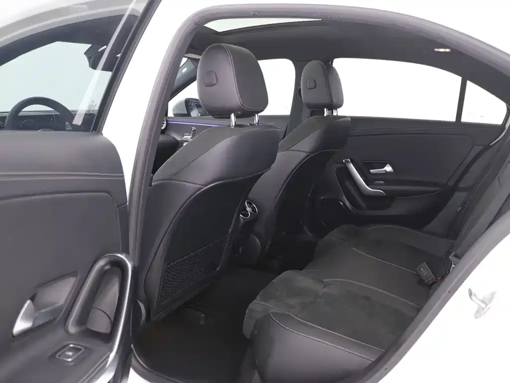 Mercedes-Benz A-Class 2023 из CN, фото 10