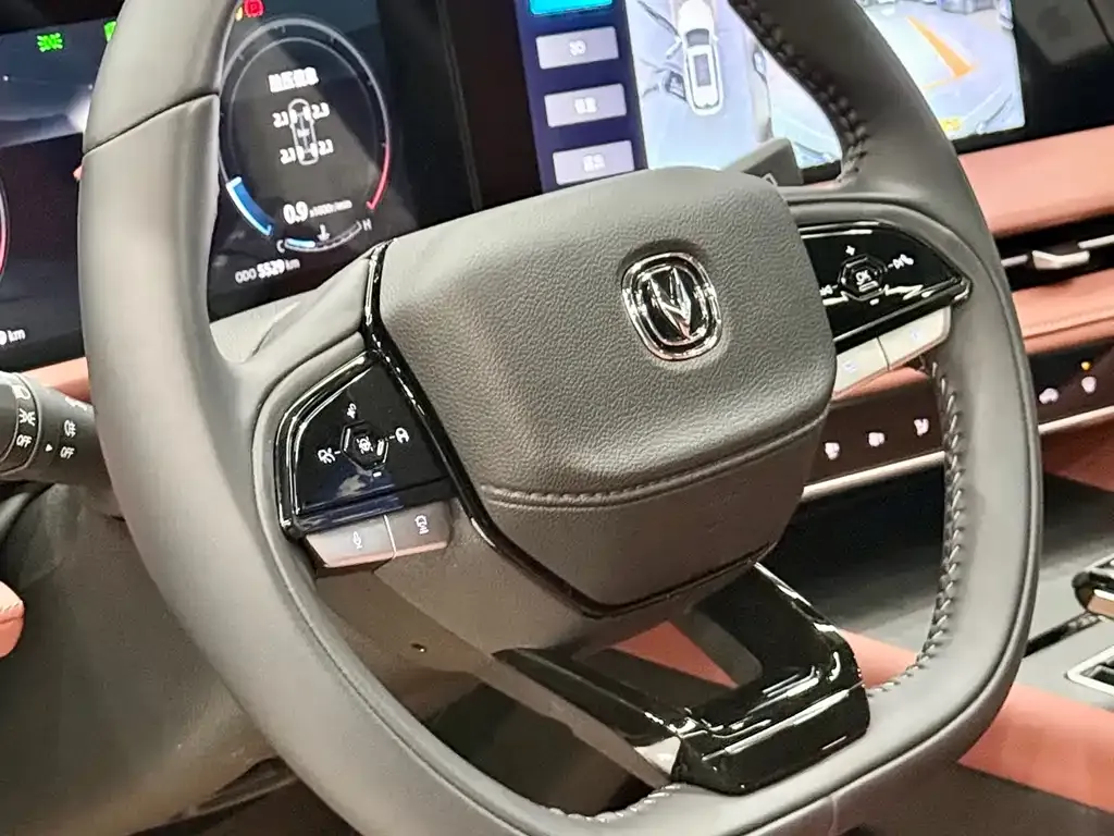 Changan CS75PLUS — фото 3