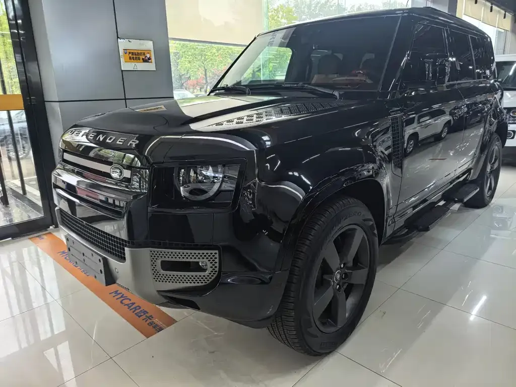 Land Rover Defender — фото 1