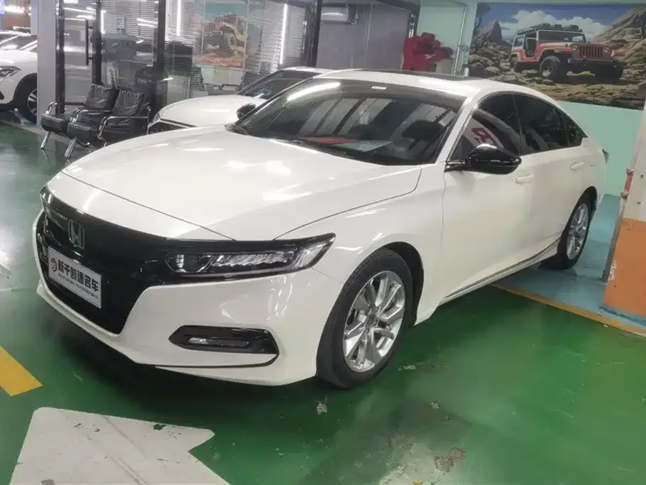 Honda Accord — фото 1