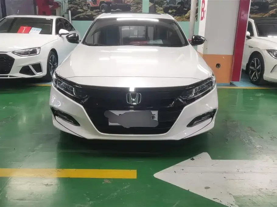 Honda Accord — фото 10