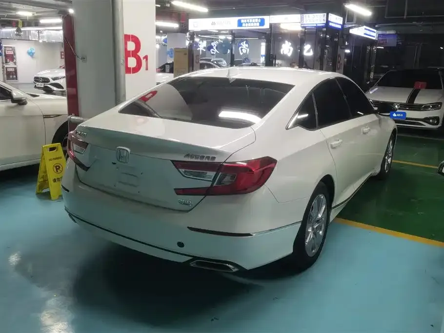 Honda Accord — фото 3
