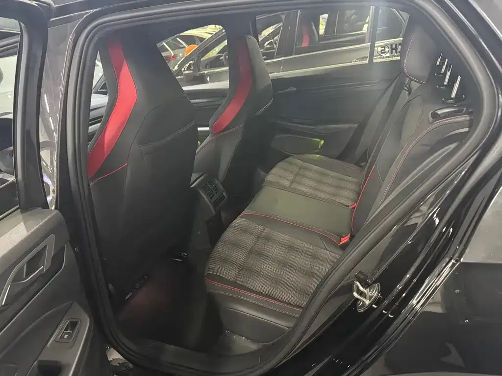 Volkswagen Golf GTI 2022 из CN, фото 8