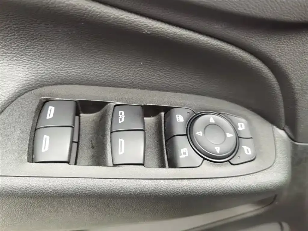 Chevrolet Equinox 2023 из CN, фото 5