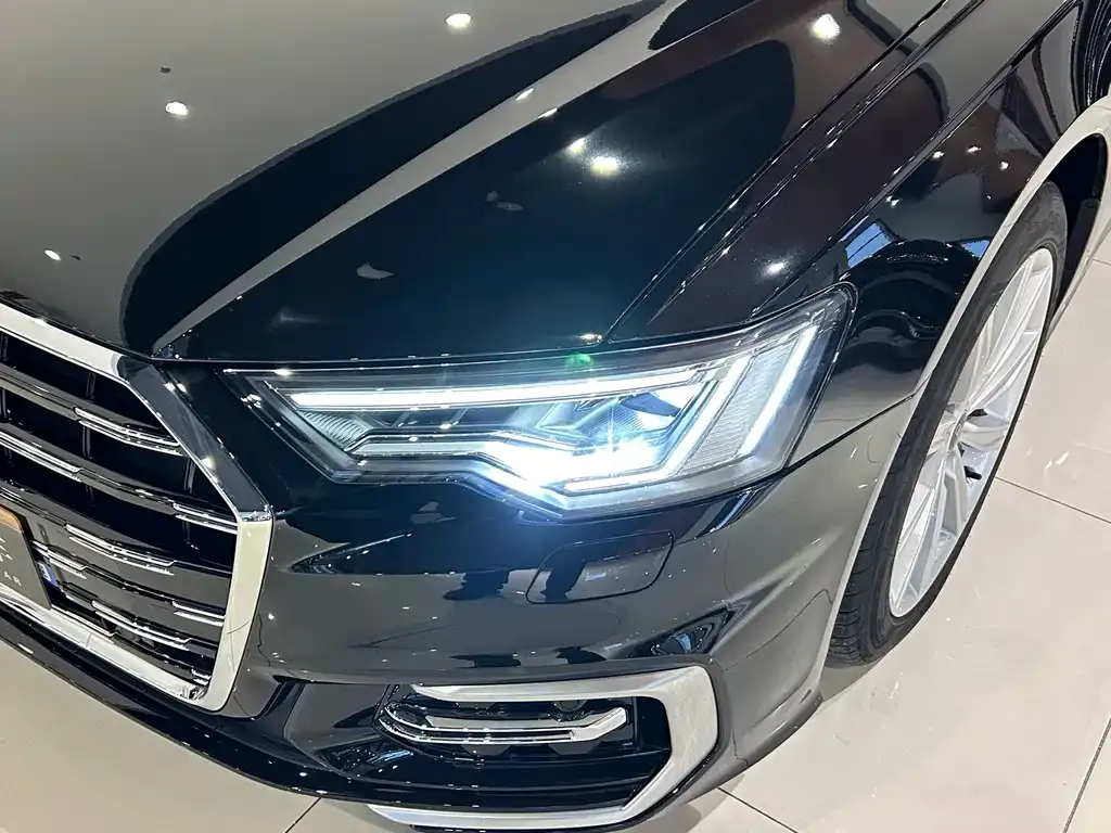 Audi A6L — фото 2