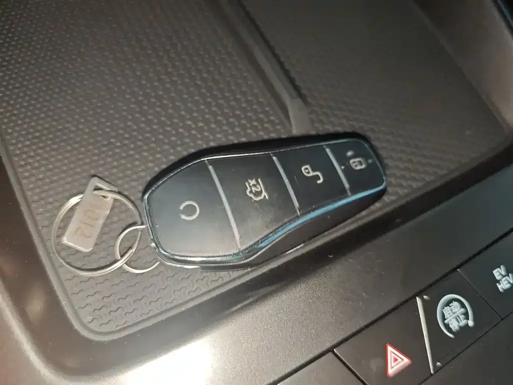 BYD Qin PLUS 2025 из CN, фото 9
