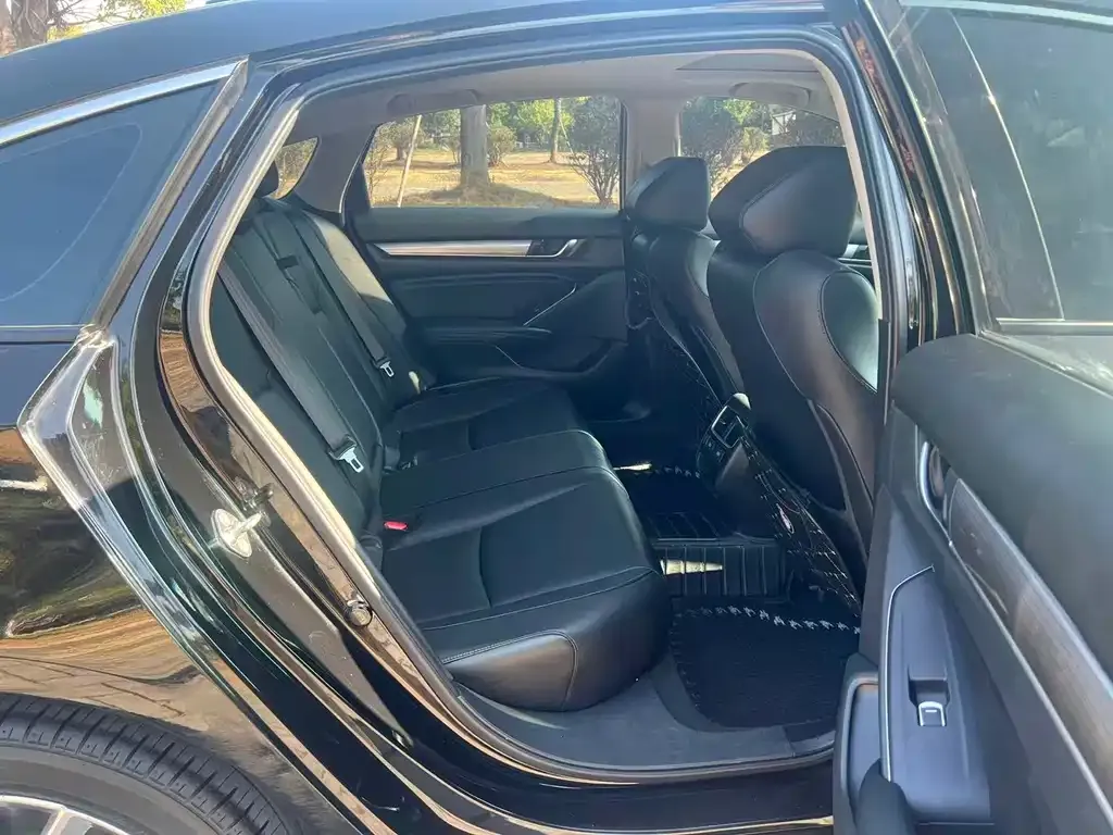 Honda Accord — фото 2
