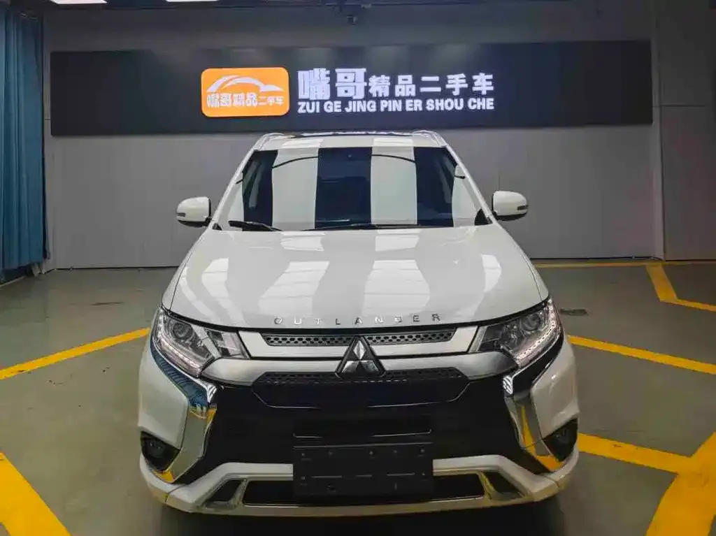 Mitsubishi Outlander 2021 из CN, фото 2