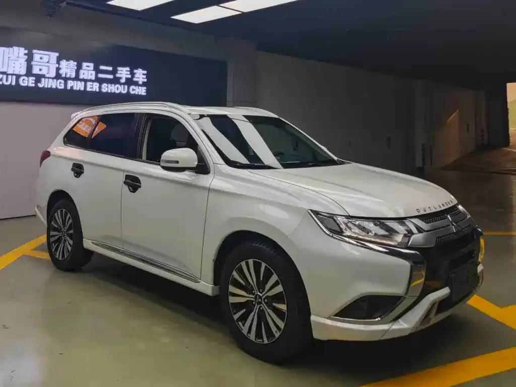 Mitsubishi Outlander 2021 из CN, фото 3