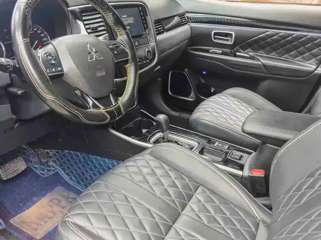 Mitsubishi Outlander 2021 из CN, фото 4