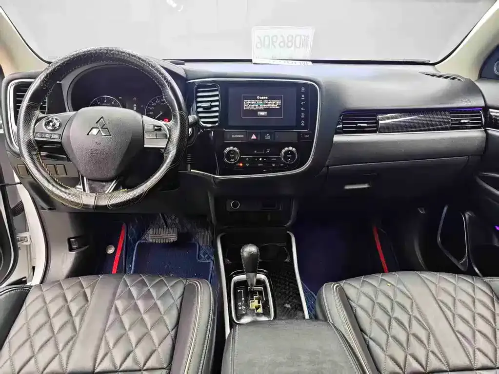 Mitsubishi Outlander 2021 из CN, фото 5