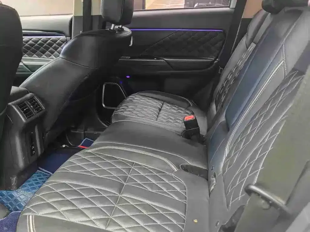 Mitsubishi Outlander 2021 из CN, фото 6