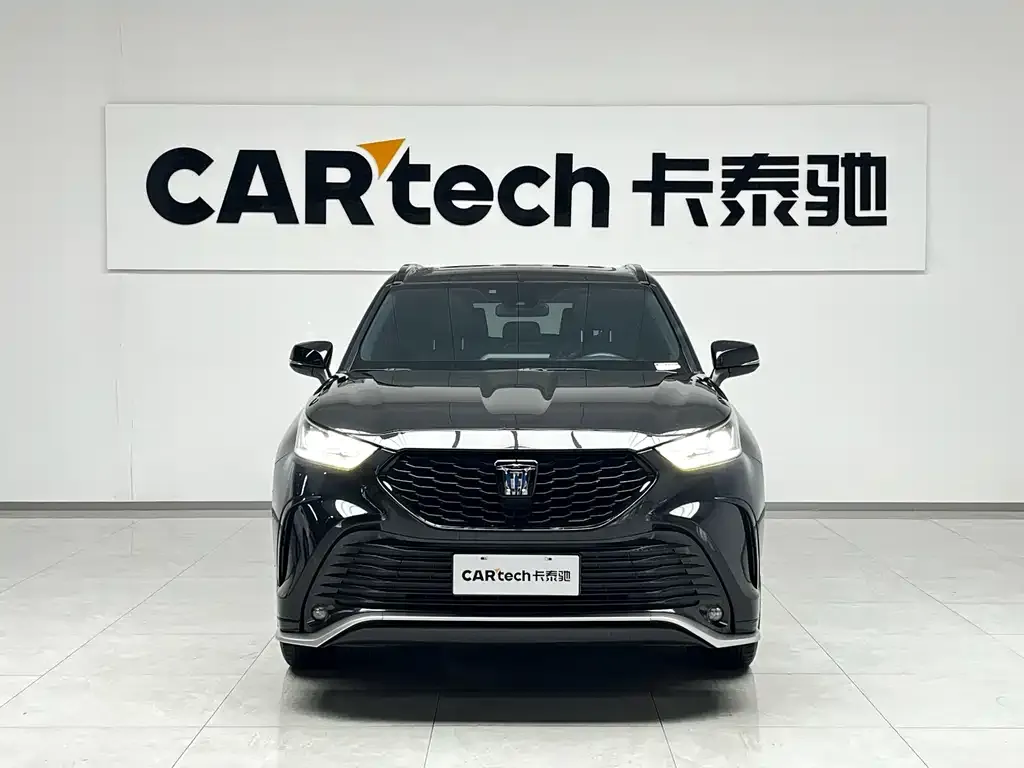 Toyota Crown Kluger 2024 из CN, фото 5