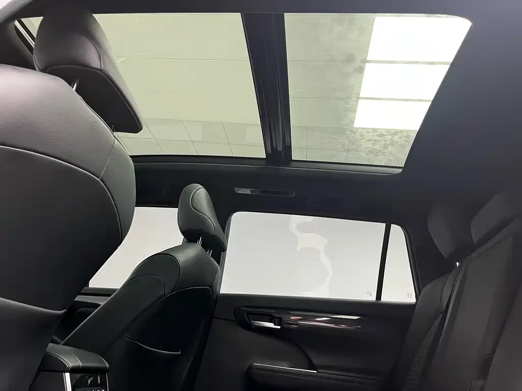 Toyota Crown Kluger 2024 из CN, фото 2
