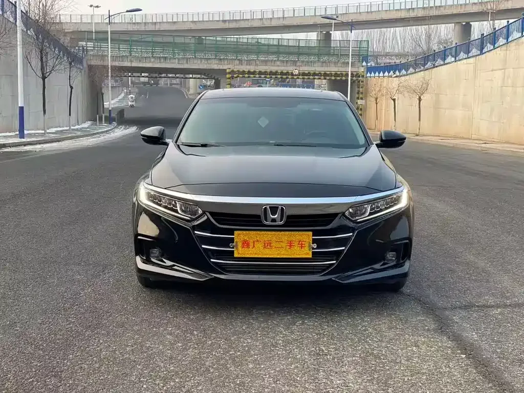 Honda Accord — фото 1