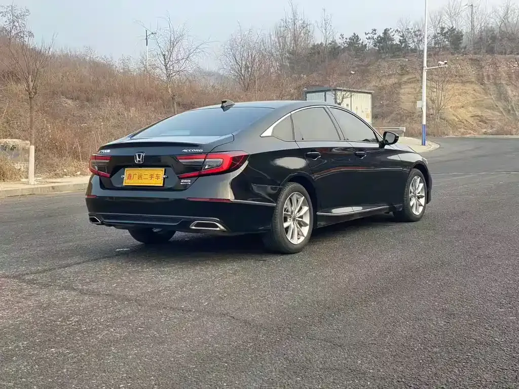 Honda Accord — фото 4