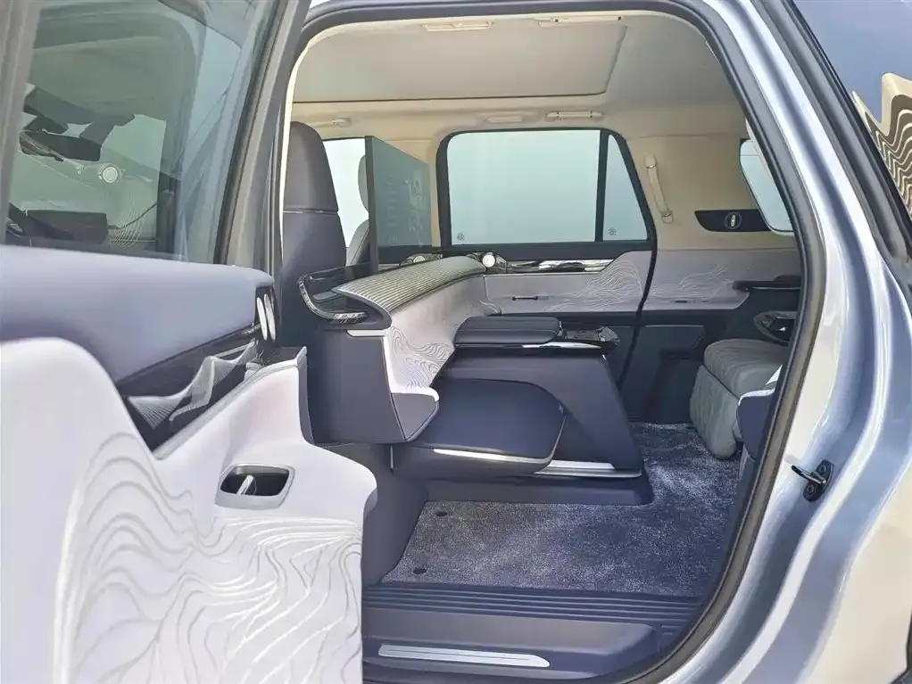 Lincoln Navigator One 2023 из CN, фото 10