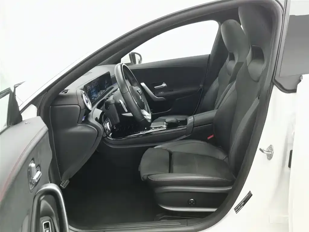 Mercedes-Benz CLA (Import) — фото 10