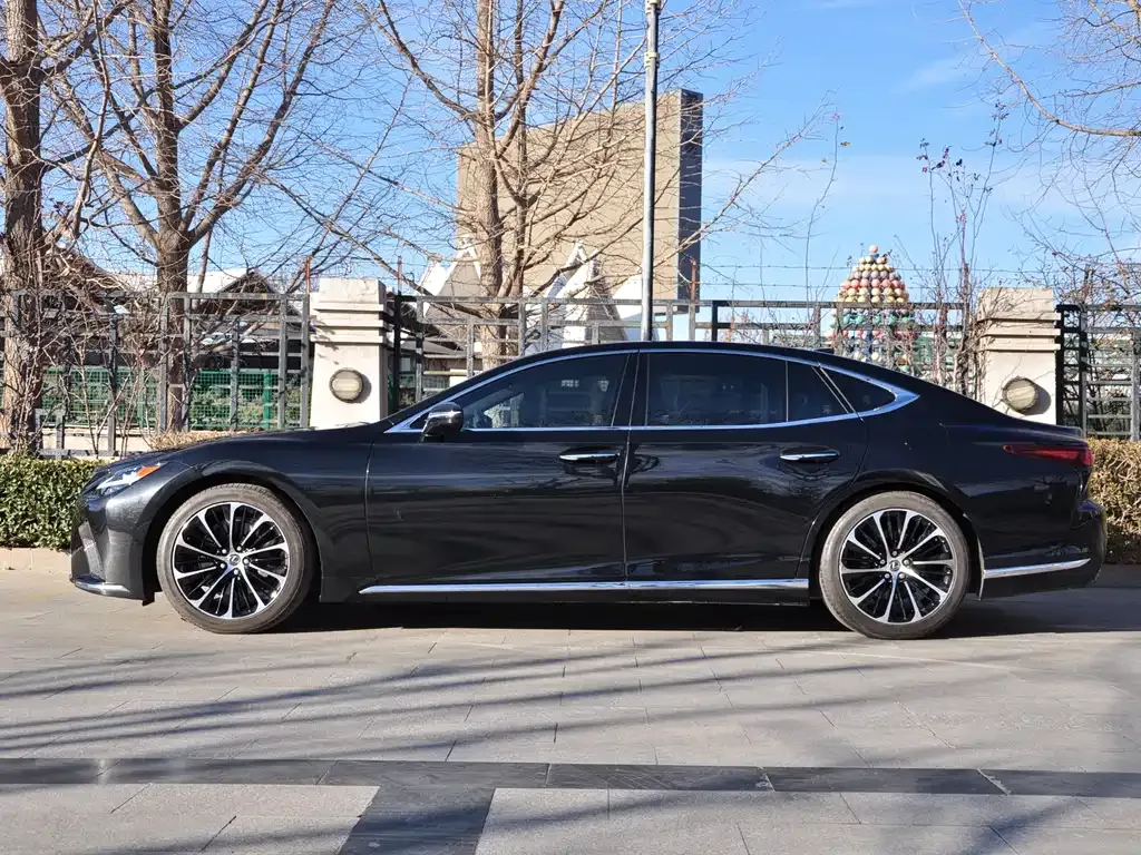 Lexus LS 2023 из CN, фото 10