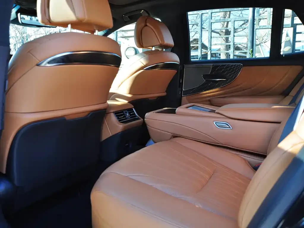 Lexus LS 2023 из CN, фото 2
